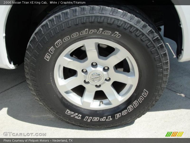 White / Graphite/Titanium 2006 Nissan Titan XE King Cab