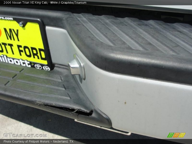 White / Graphite/Titanium 2006 Nissan Titan XE King Cab