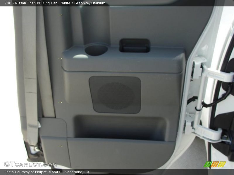 White / Graphite/Titanium 2006 Nissan Titan XE King Cab