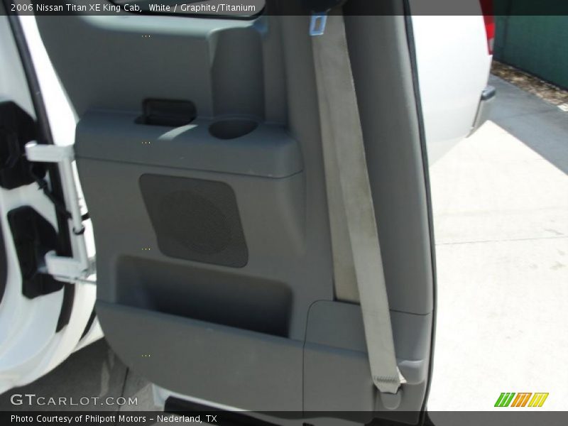 White / Graphite/Titanium 2006 Nissan Titan XE King Cab