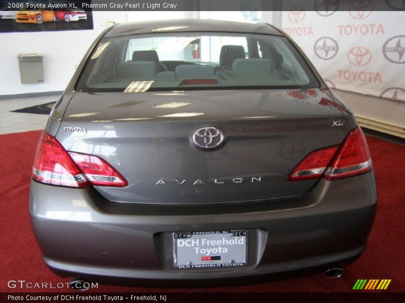 Phantom Gray Pearl / Light Gray 2006 Toyota Avalon XL