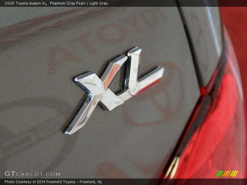 Phantom Gray Pearl / Light Gray 2006 Toyota Avalon XL