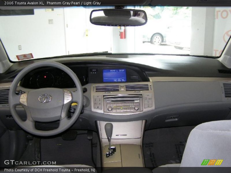 Phantom Gray Pearl / Light Gray 2006 Toyota Avalon XL