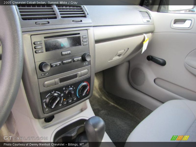 Summit White / Gray 2005 Chevrolet Cobalt Sedan