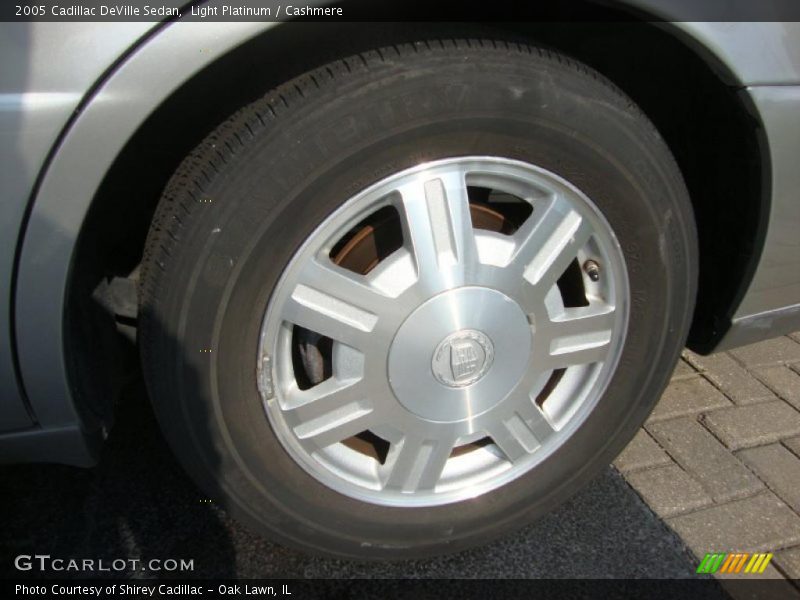 Light Platinum / Cashmere 2005 Cadillac DeVille Sedan