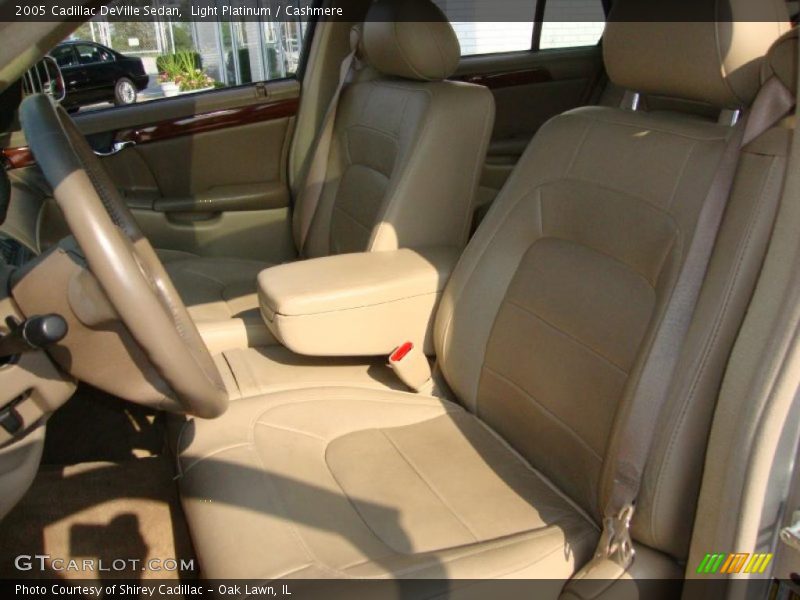 Light Platinum / Cashmere 2005 Cadillac DeVille Sedan