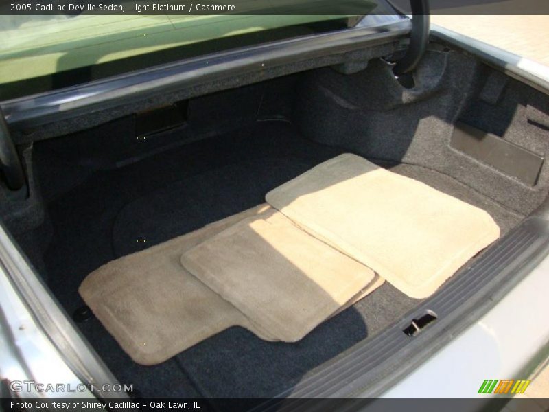 Light Platinum / Cashmere 2005 Cadillac DeVille Sedan