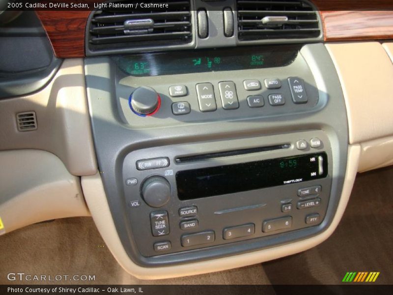 Light Platinum / Cashmere 2005 Cadillac DeVille Sedan