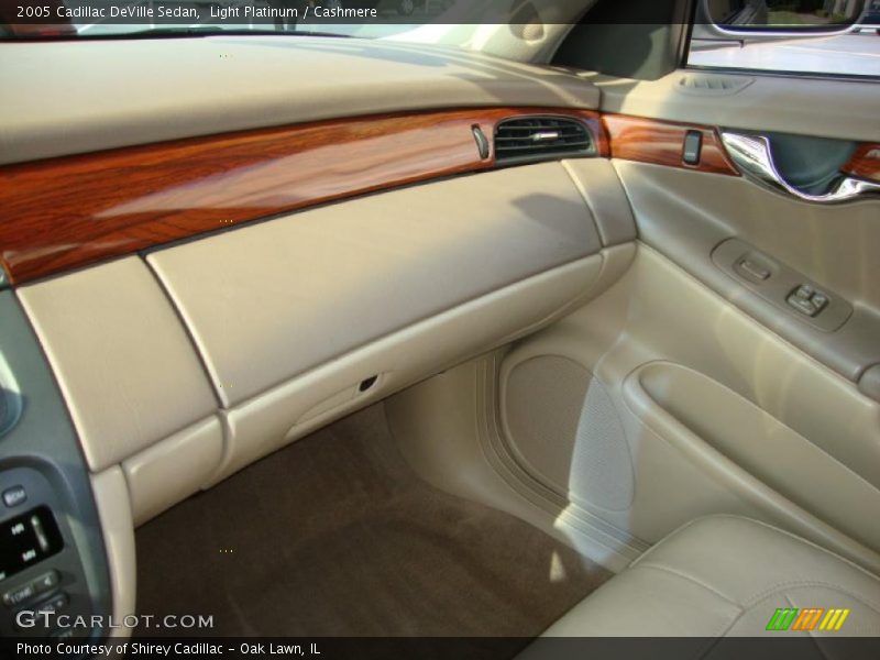 Light Platinum / Cashmere 2005 Cadillac DeVille Sedan