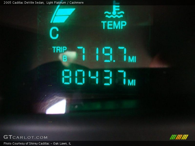Light Platinum / Cashmere 2005 Cadillac DeVille Sedan