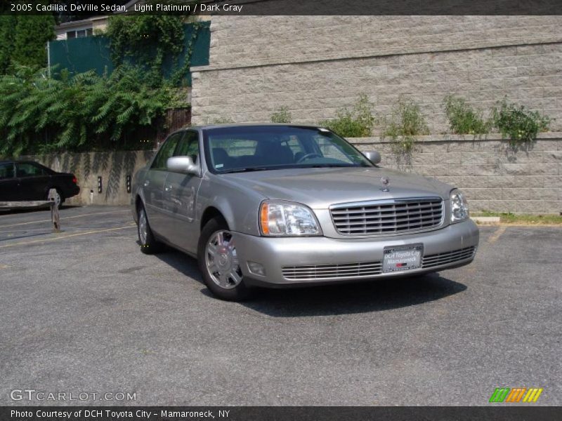 Light Platinum / Dark Gray 2005 Cadillac DeVille Sedan