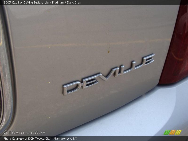 Light Platinum / Dark Gray 2005 Cadillac DeVille Sedan