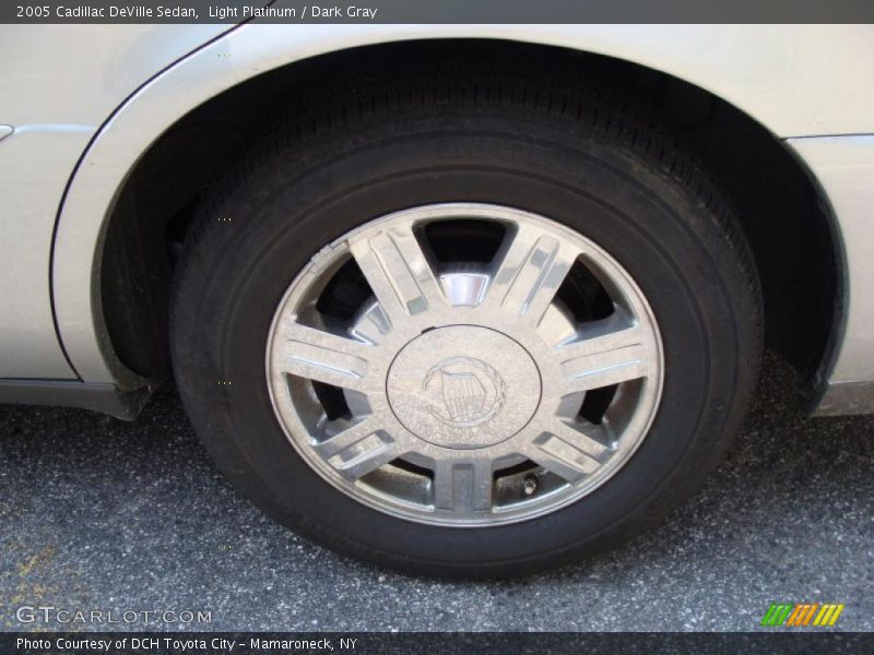 Light Platinum / Dark Gray 2005 Cadillac DeVille Sedan