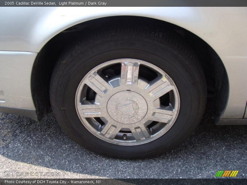 Light Platinum / Dark Gray 2005 Cadillac DeVille Sedan