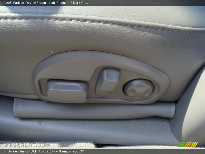Light Platinum / Dark Gray 2005 Cadillac DeVille Sedan