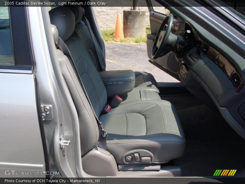 Light Platinum / Dark Gray 2005 Cadillac DeVille Sedan
