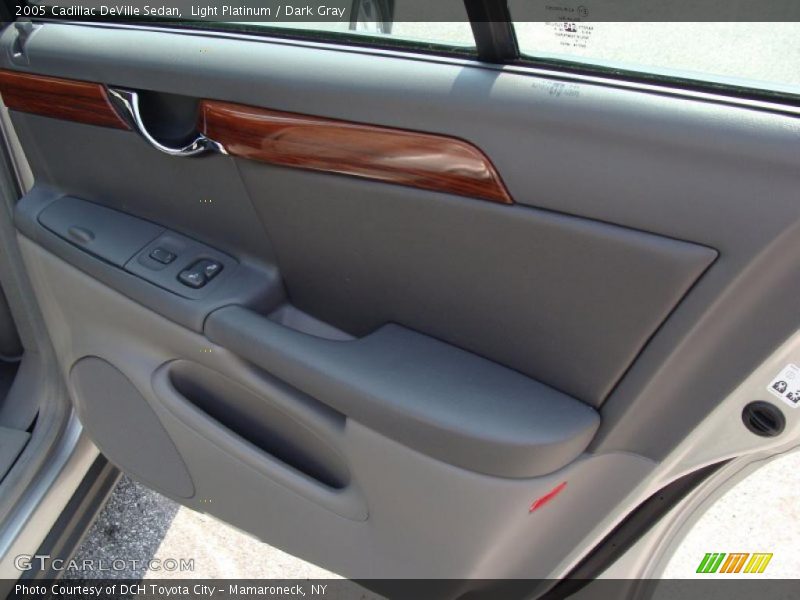 Light Platinum / Dark Gray 2005 Cadillac DeVille Sedan