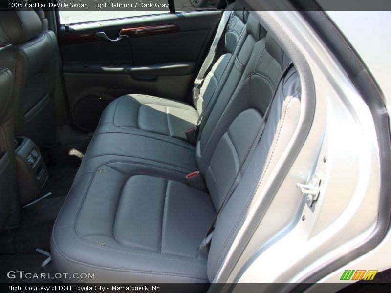 Light Platinum / Dark Gray 2005 Cadillac DeVille Sedan