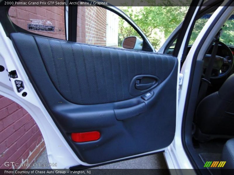 Arctic White / Graphite 2000 Pontiac Grand Prix GTP Sedan
