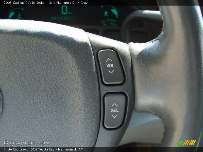 Light Platinum / Dark Gray 2005 Cadillac DeVille Sedan