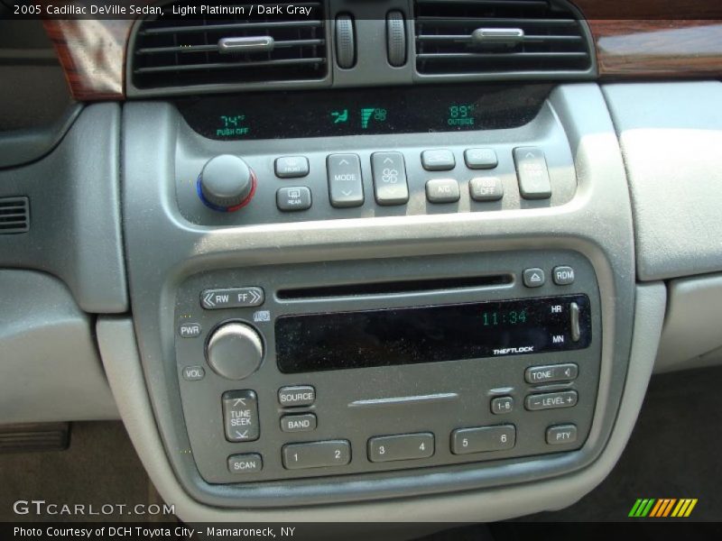 Light Platinum / Dark Gray 2005 Cadillac DeVille Sedan