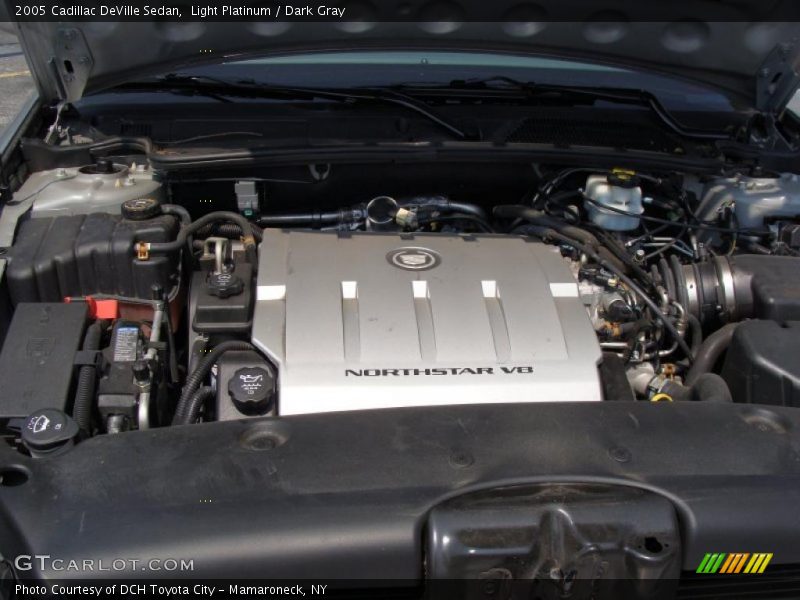 Light Platinum / Dark Gray 2005 Cadillac DeVille Sedan