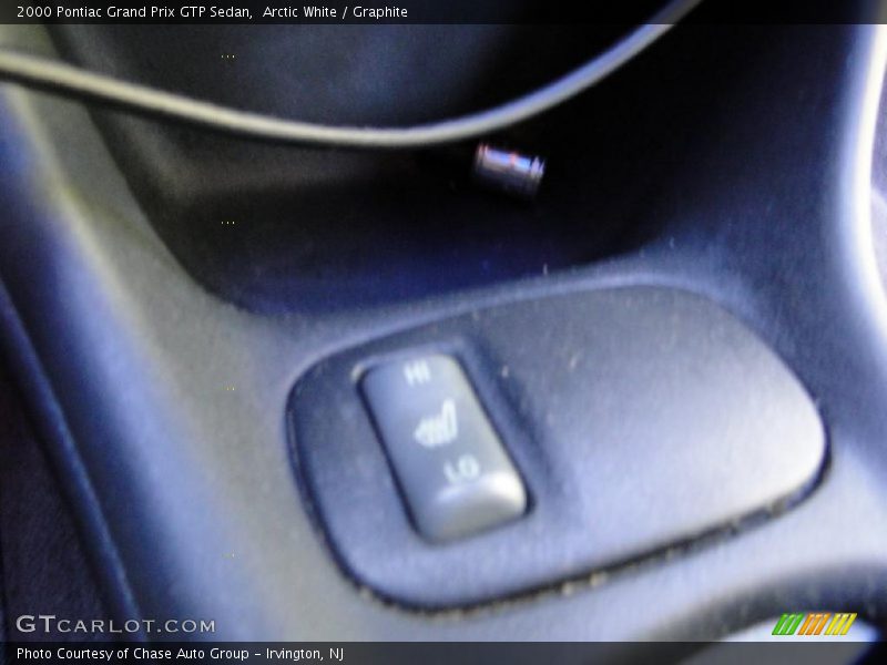 Arctic White / Graphite 2000 Pontiac Grand Prix GTP Sedan