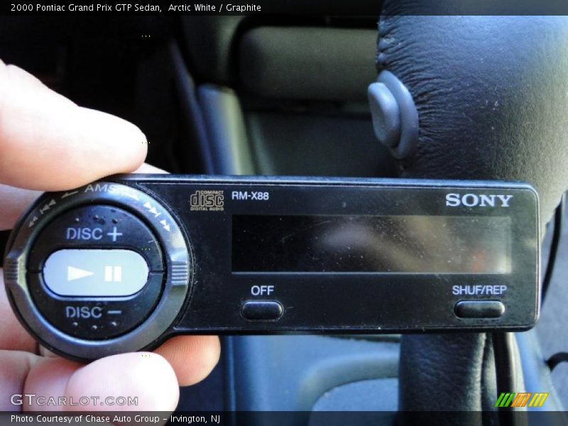 Arctic White / Graphite 2000 Pontiac Grand Prix GTP Sedan