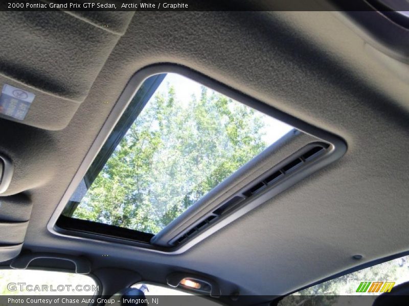 Arctic White / Graphite 2000 Pontiac Grand Prix GTP Sedan