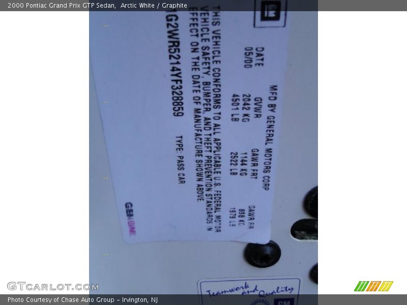 Arctic White / Graphite 2000 Pontiac Grand Prix GTP Sedan
