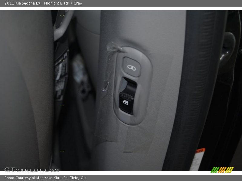 Midnight Black / Gray 2011 Kia Sedona EX
