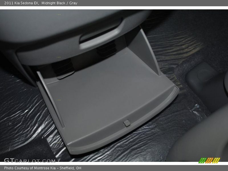Midnight Black / Gray 2011 Kia Sedona EX