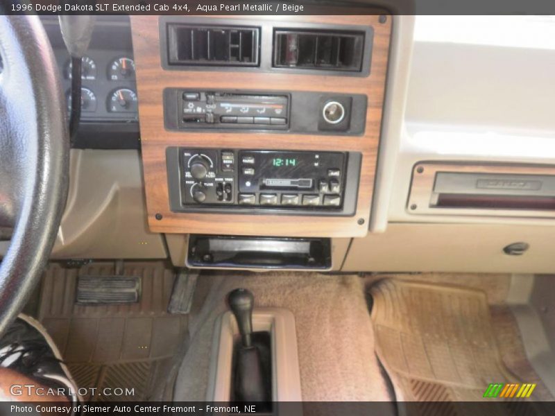 Aqua Pearl Metallic / Beige 1996 Dodge Dakota SLT Extended Cab 4x4
