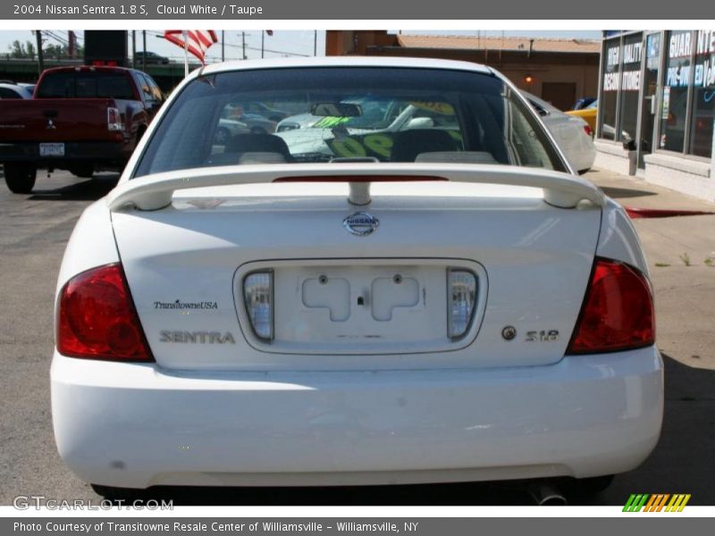 Cloud White / Taupe 2004 Nissan Sentra 1.8 S