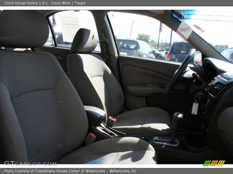 Cloud White / Taupe 2004 Nissan Sentra 1.8 S