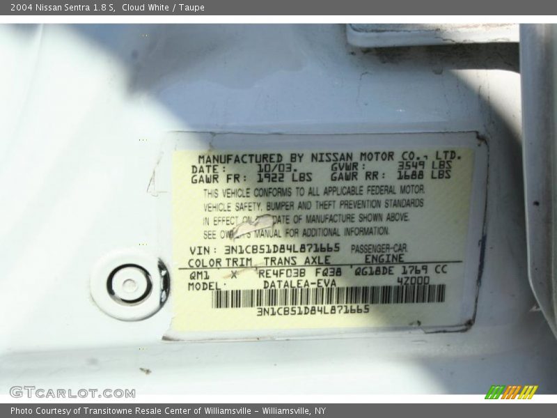 Cloud White / Taupe 2004 Nissan Sentra 1.8 S