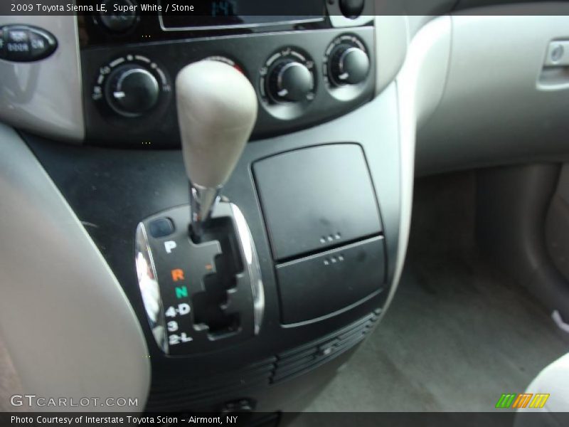 Super White / Stone 2009 Toyota Sienna LE