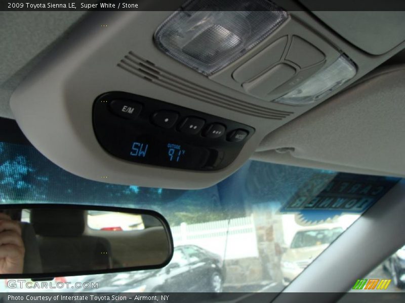 Super White / Stone 2009 Toyota Sienna LE