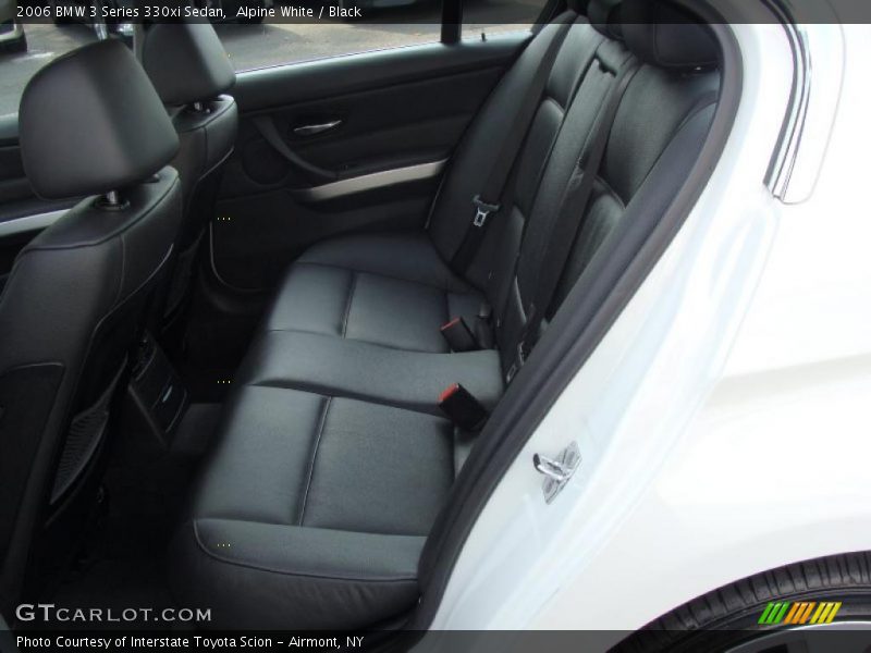 Alpine White / Black 2006 BMW 3 Series 330xi Sedan