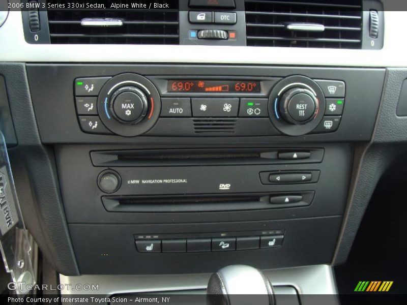 Alpine White / Black 2006 BMW 3 Series 330xi Sedan