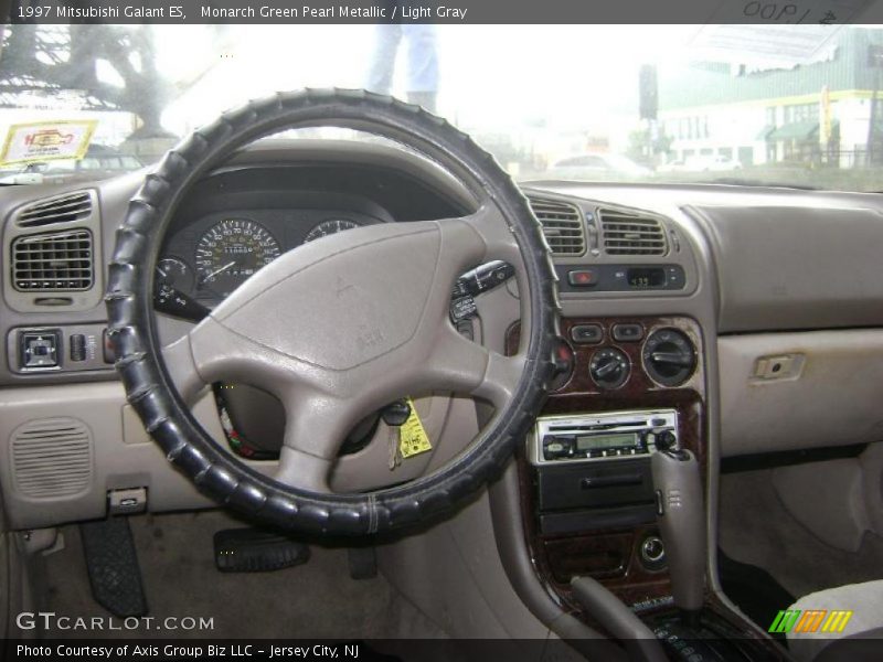  Monarch Green Pearl Metallic / Light Gray 1997 Mitsubishi Galant ES