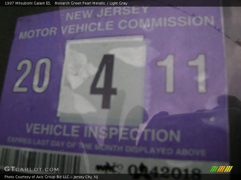  Monarch Green Pearl Metallic / Light Gray 1997 Mitsubishi Galant ES