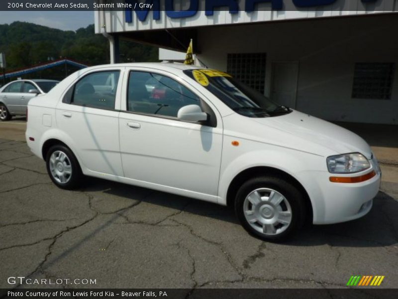 Summit White / Gray 2004 Chevrolet Aveo Sedan