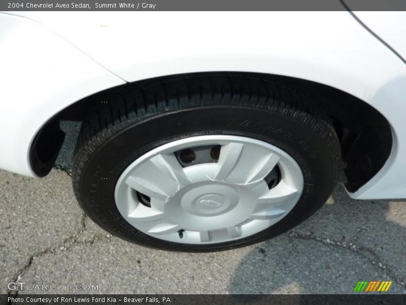 Summit White / Gray 2004 Chevrolet Aveo Sedan