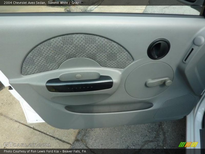 Summit White / Gray 2004 Chevrolet Aveo Sedan