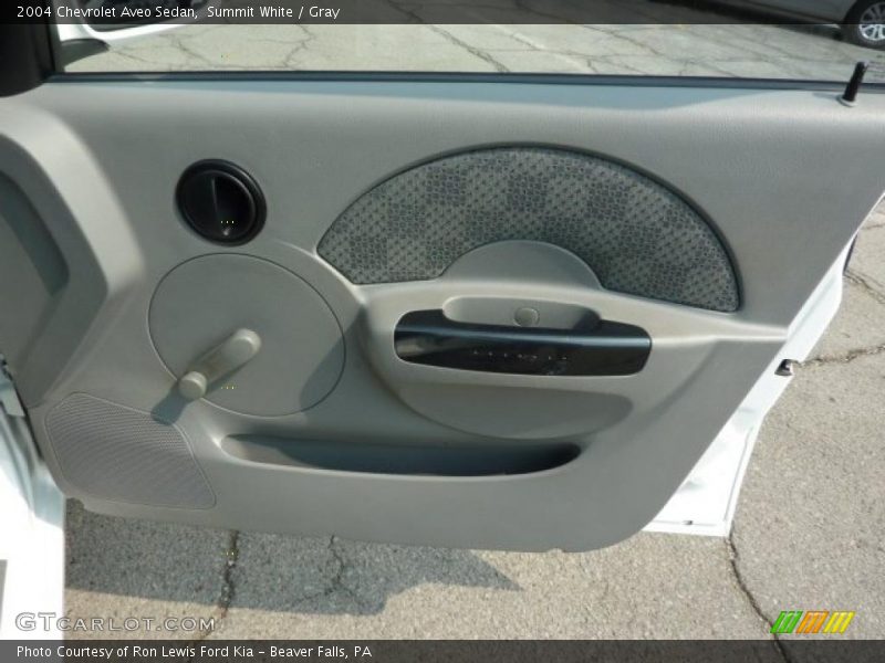Summit White / Gray 2004 Chevrolet Aveo Sedan