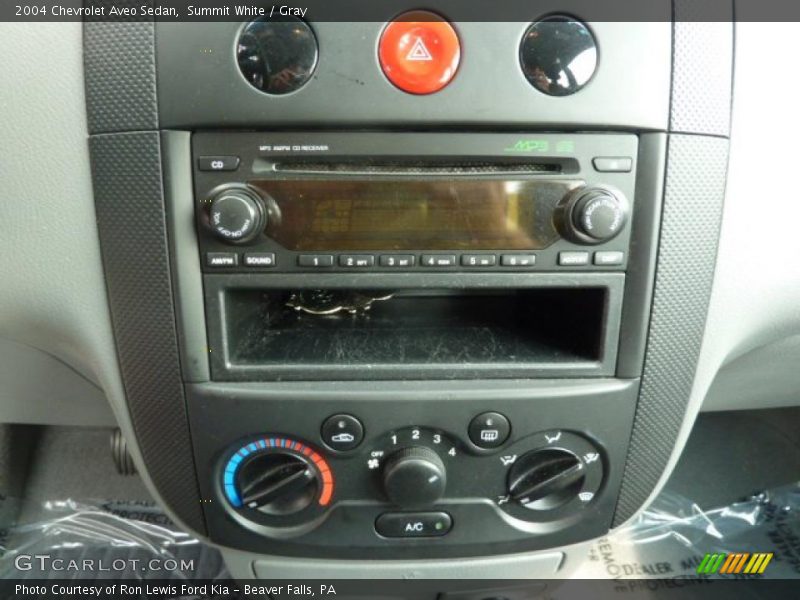 Summit White / Gray 2004 Chevrolet Aveo Sedan