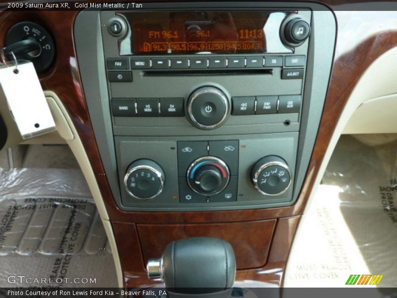 Gold Mist Metallic / Tan 2009 Saturn Aura XR