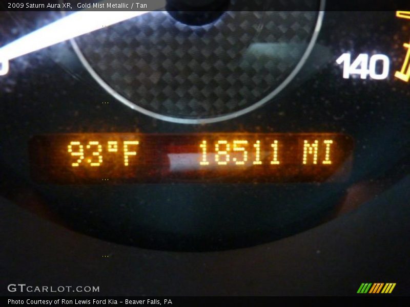 Gold Mist Metallic / Tan 2009 Saturn Aura XR