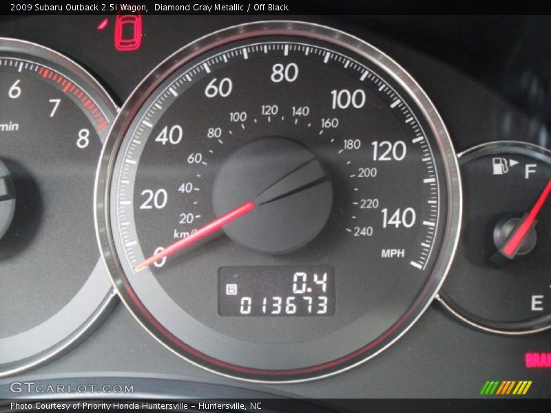 Diamond Gray Metallic / Off Black 2009 Subaru Outback 2.5i Wagon